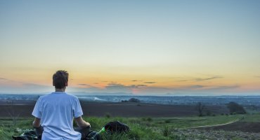 A CRIA��O DOS MUNDOS N�O HABITADOS
