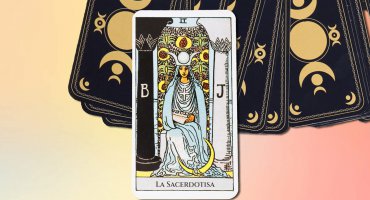Explorando a Sacerdotisa no Tarot: Mist�rios, Sabedoria e Intui��o